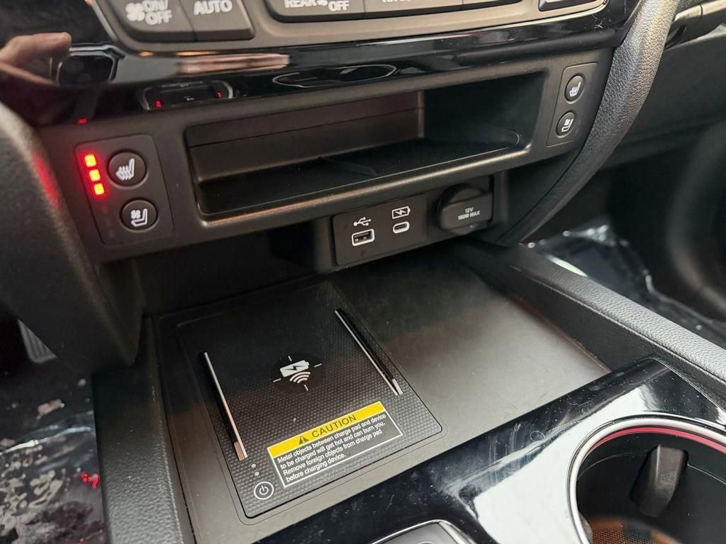 Used 2024 Honda Passport Black Edition image 17