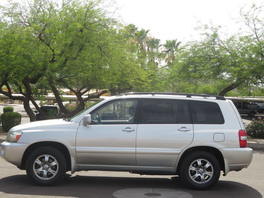 Used 2004 Toyota Highlander 4WD V6 image 2