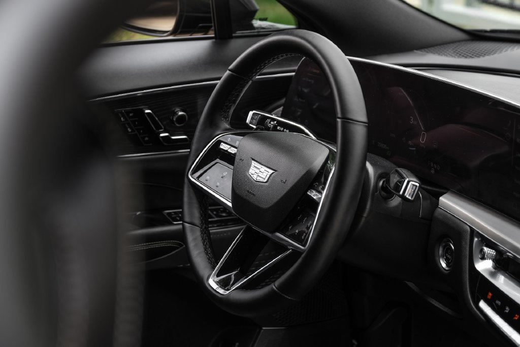 Used 2024 Cadillac Lyriq Luxury RWD image 11