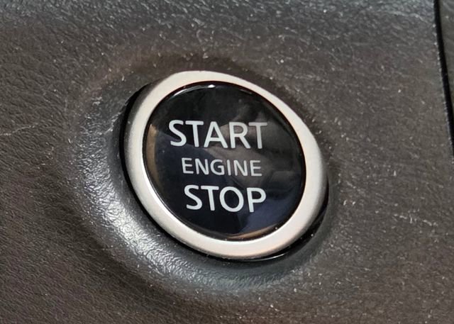 Used 2024 Nissan Frontier SV image 24
