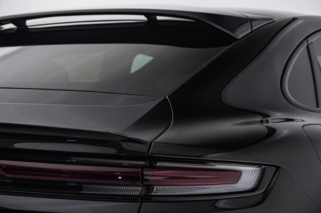 New 2026 Porsche Cayenne Coupe AWD/4WD image 13