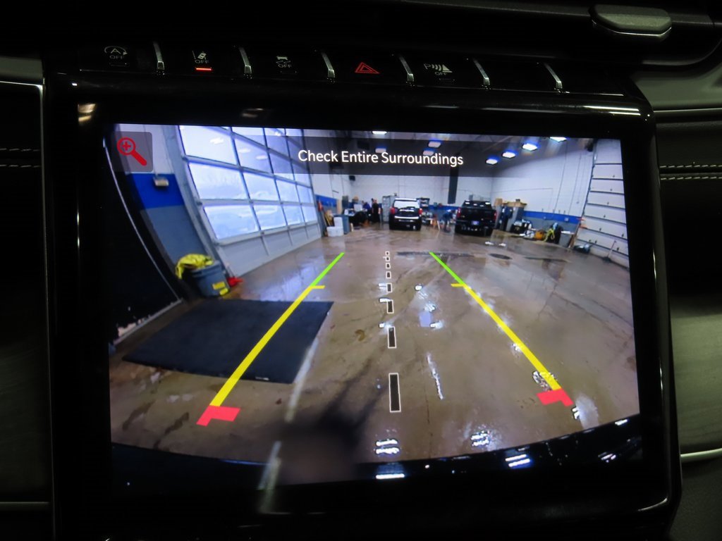 Certified 2023 Jeep Grand Cherokee Limited w/ Black Appearance Package image 8