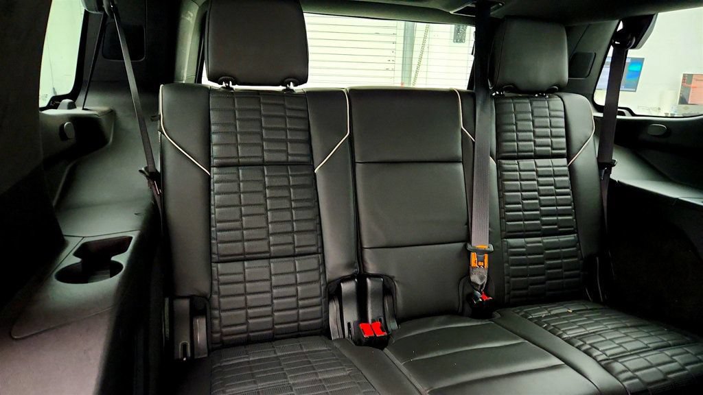 Used 2023 Cadillac Escalade Sport Platinum w/ LPO, ONYX Package AWD/4WD image 21