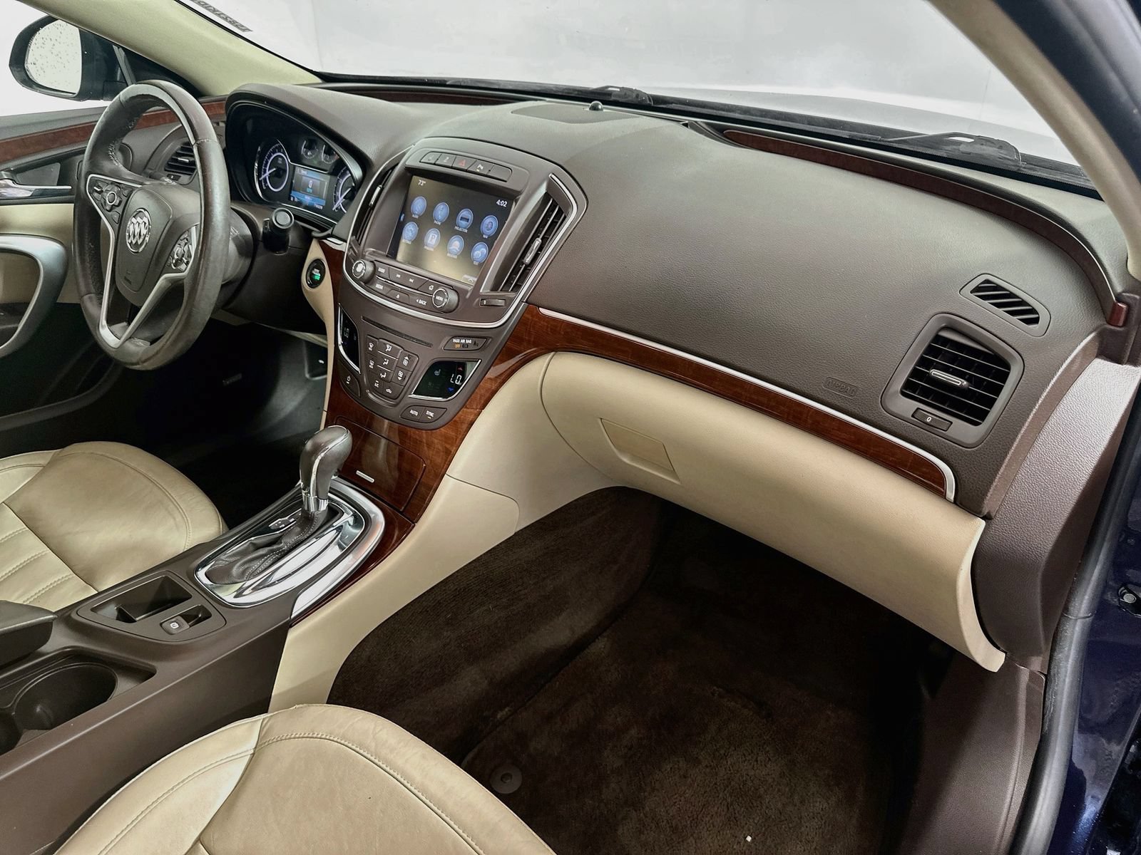 Used 2017 Buick Regal Premium w/ Driver Confidence Package #1 FWD image 31