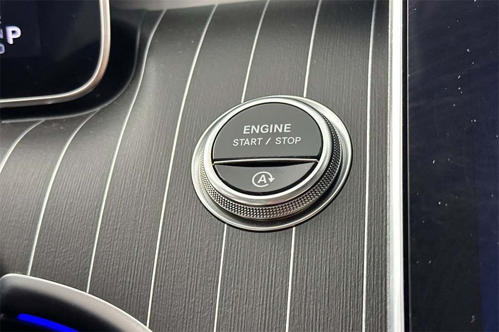 Used 2023 Mercedes-Benz C 300 Sedan image 25