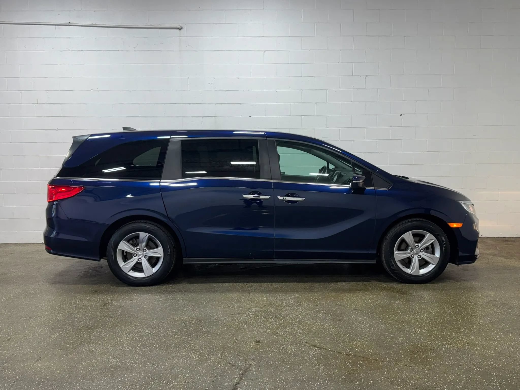 Used 2019 Honda Odyssey EX-L image 2