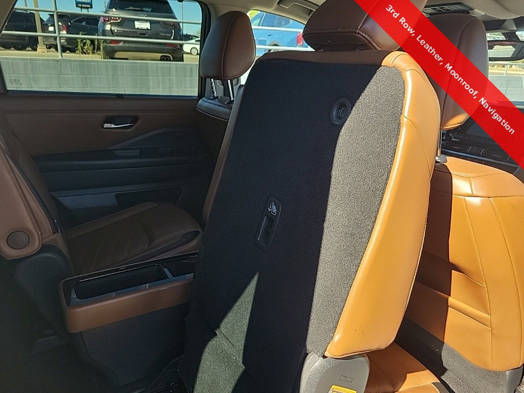 Used 2022 Nissan Pathfinder Platinum w/ Cargo Package image 41