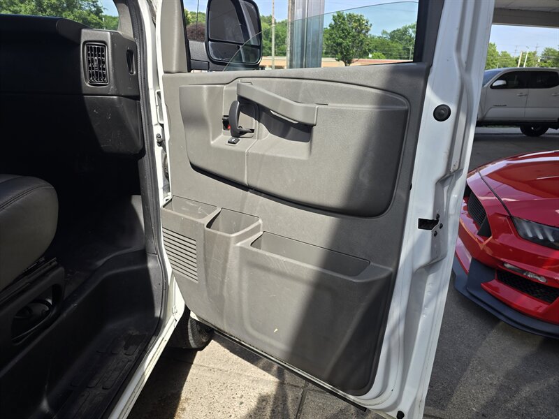 Used 2019 Chevrolet Express 2500 w/ Driver Convenience Package RWD image 10