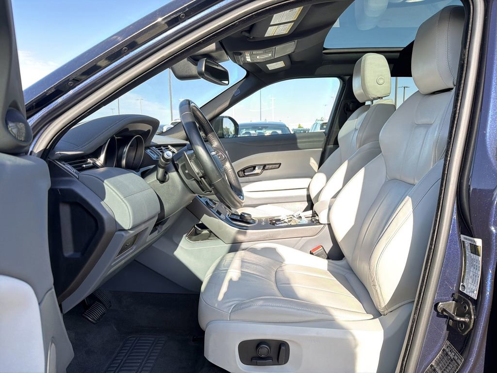 Used 2018 Land Rover Range Rover Evoque SE Premium AWD/4WD image 3