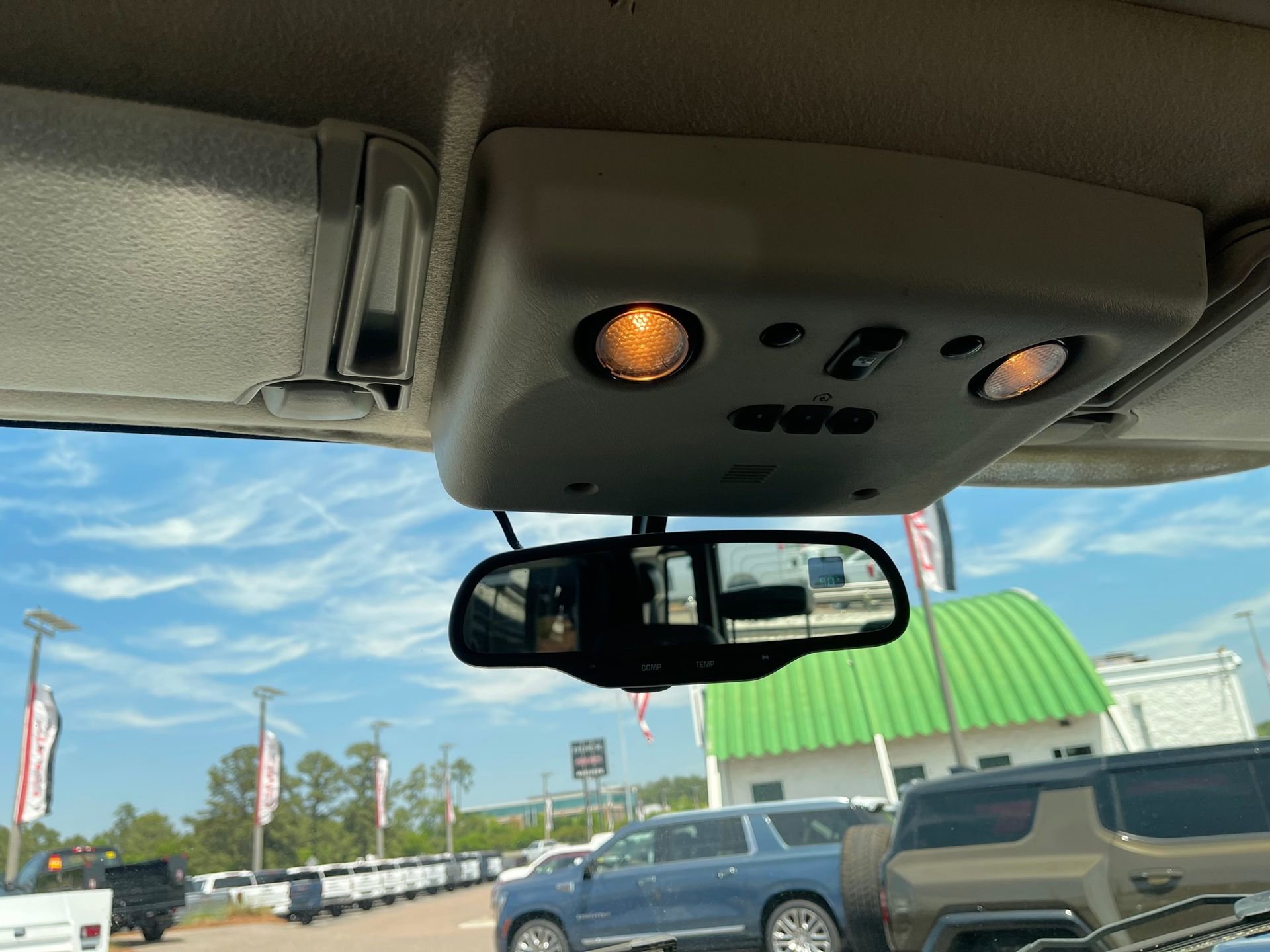 Used 2005 HUMMER H2 SUT w/ Preferred Equipment Group image 18