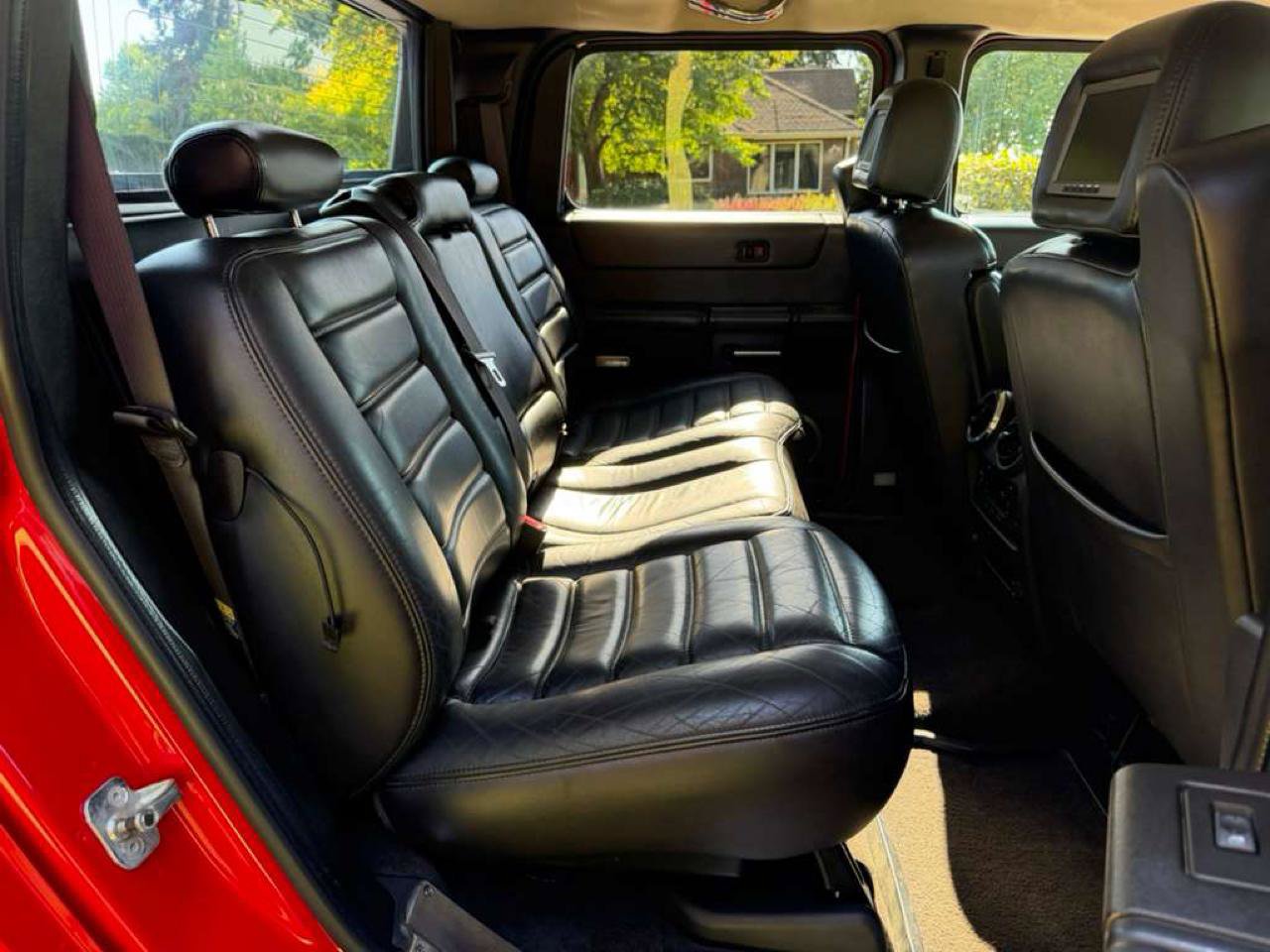 Used 2005 HUMMER H2 SUT w/ Preferred Equipment Group AWD/4WD image 33