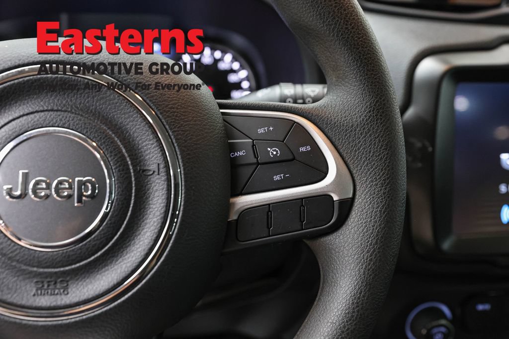 Used 2023 Jeep Renegade Latitude AWD/4WD image 16