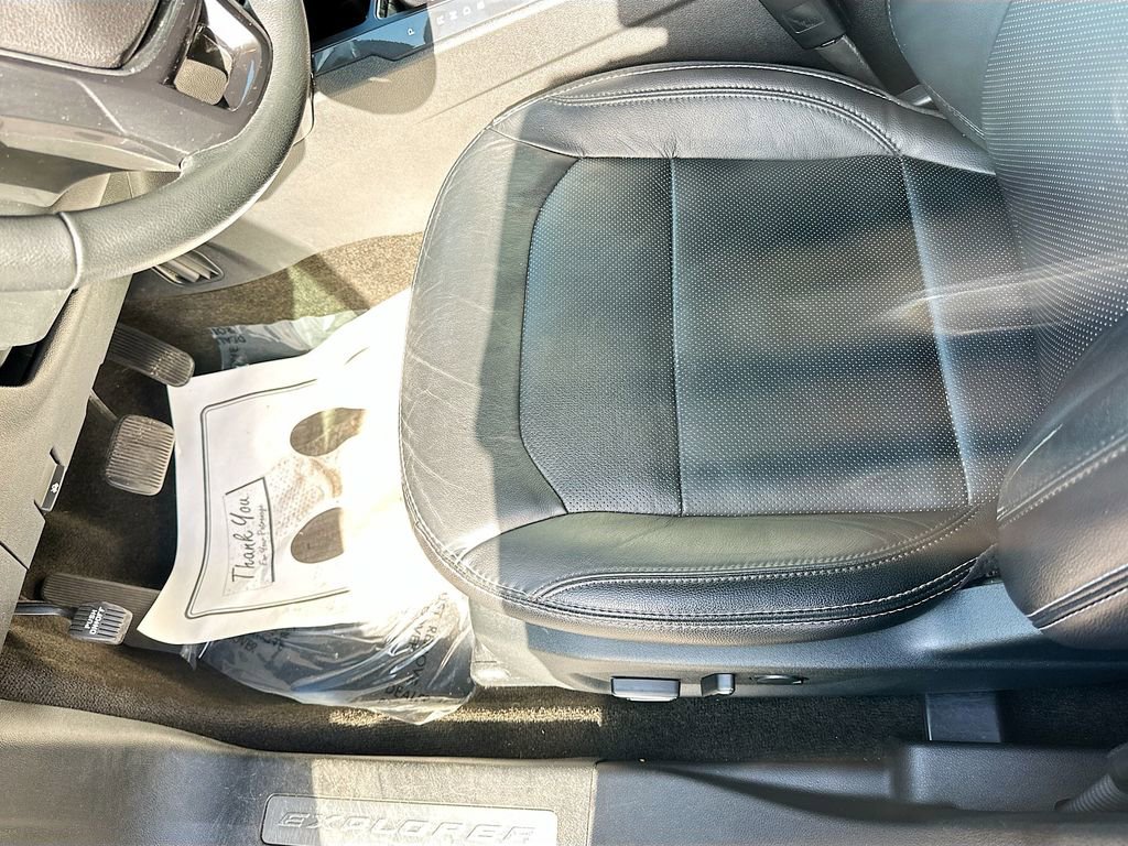 Used 2018 Ford Explorer Limited image 19