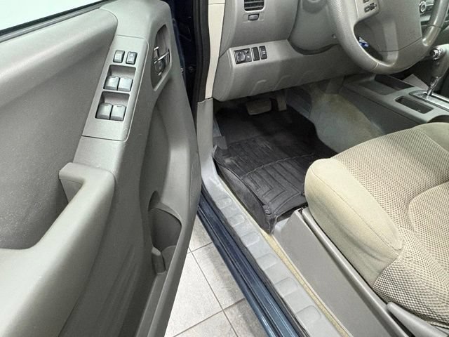 Used 2015 Nissan Frontier SV RWD image 10