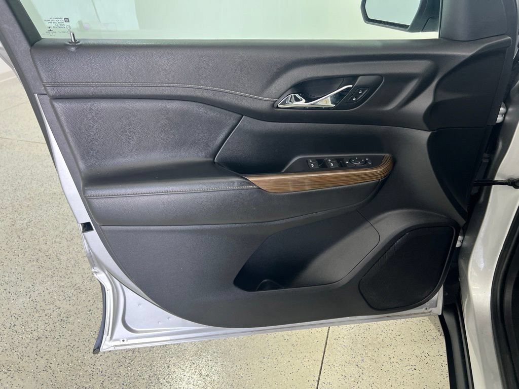 Used 2019 GMC Acadia SLE FWD image 19