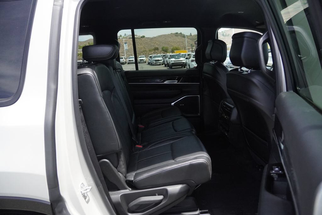 Certified 2022 Jeep Wagoneer Series II RWD image 32