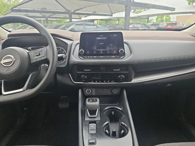 Certified 2023 Nissan Rogue SV FWD image 17