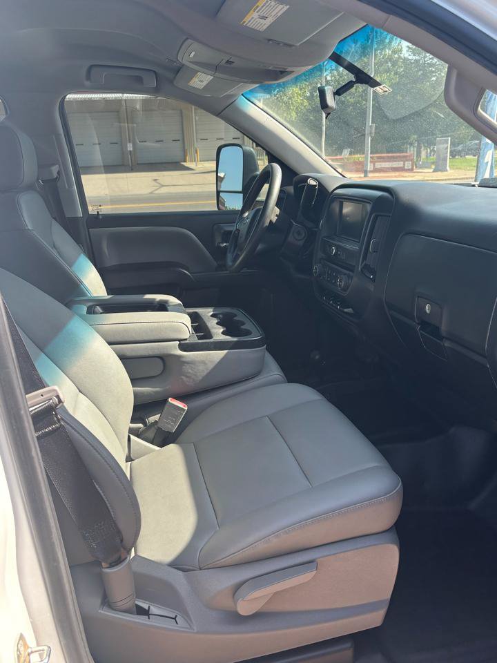 Used 2018 Chevrolet Silverado 1500 W/T w/ Trailering Package AWD/4WD image 8