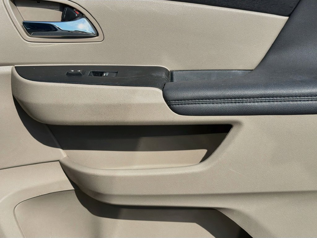 Used 2015 Honda Odyssey EX image 23