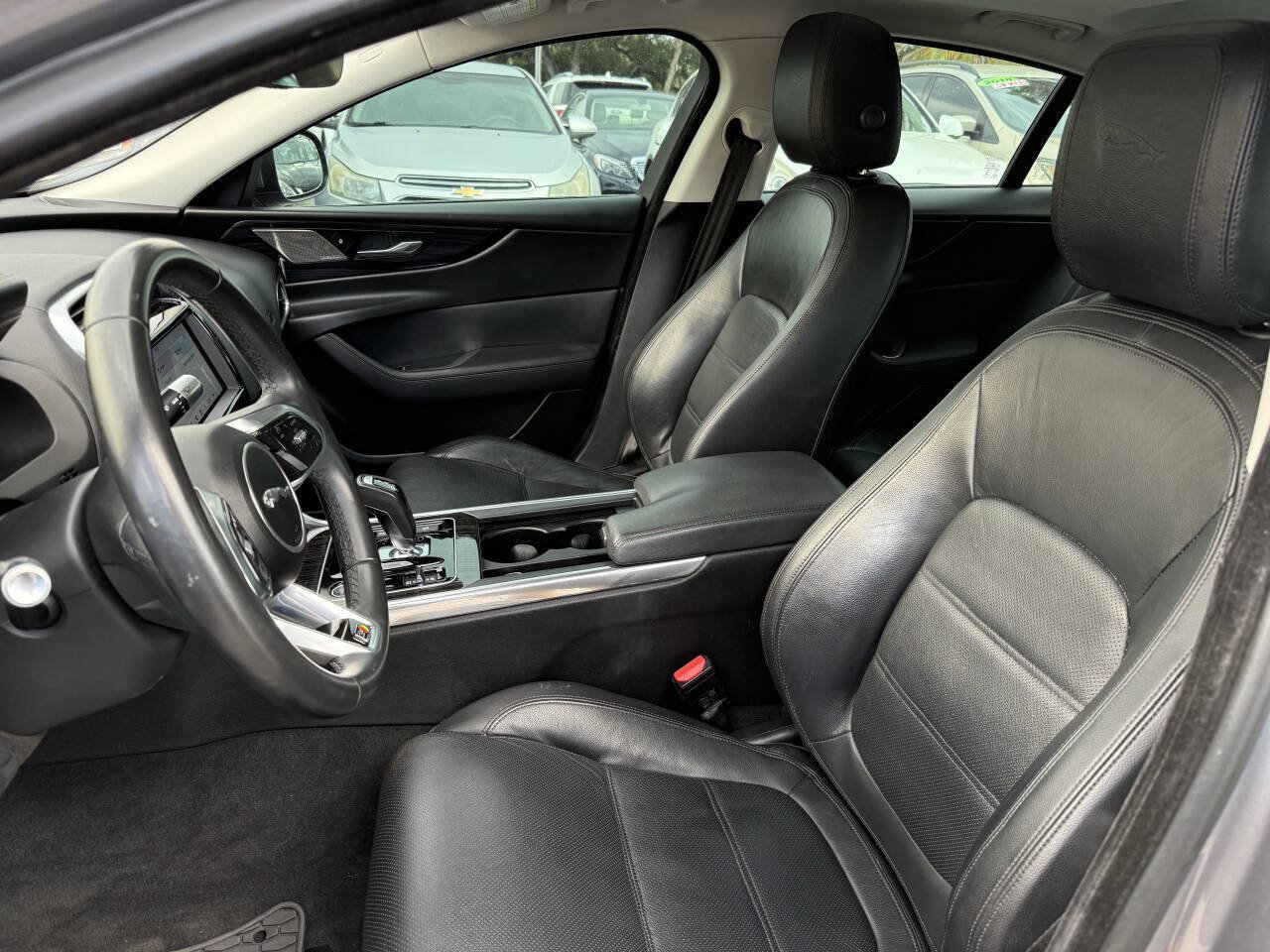 Used 2020 Jaguar XE S RWD image 12