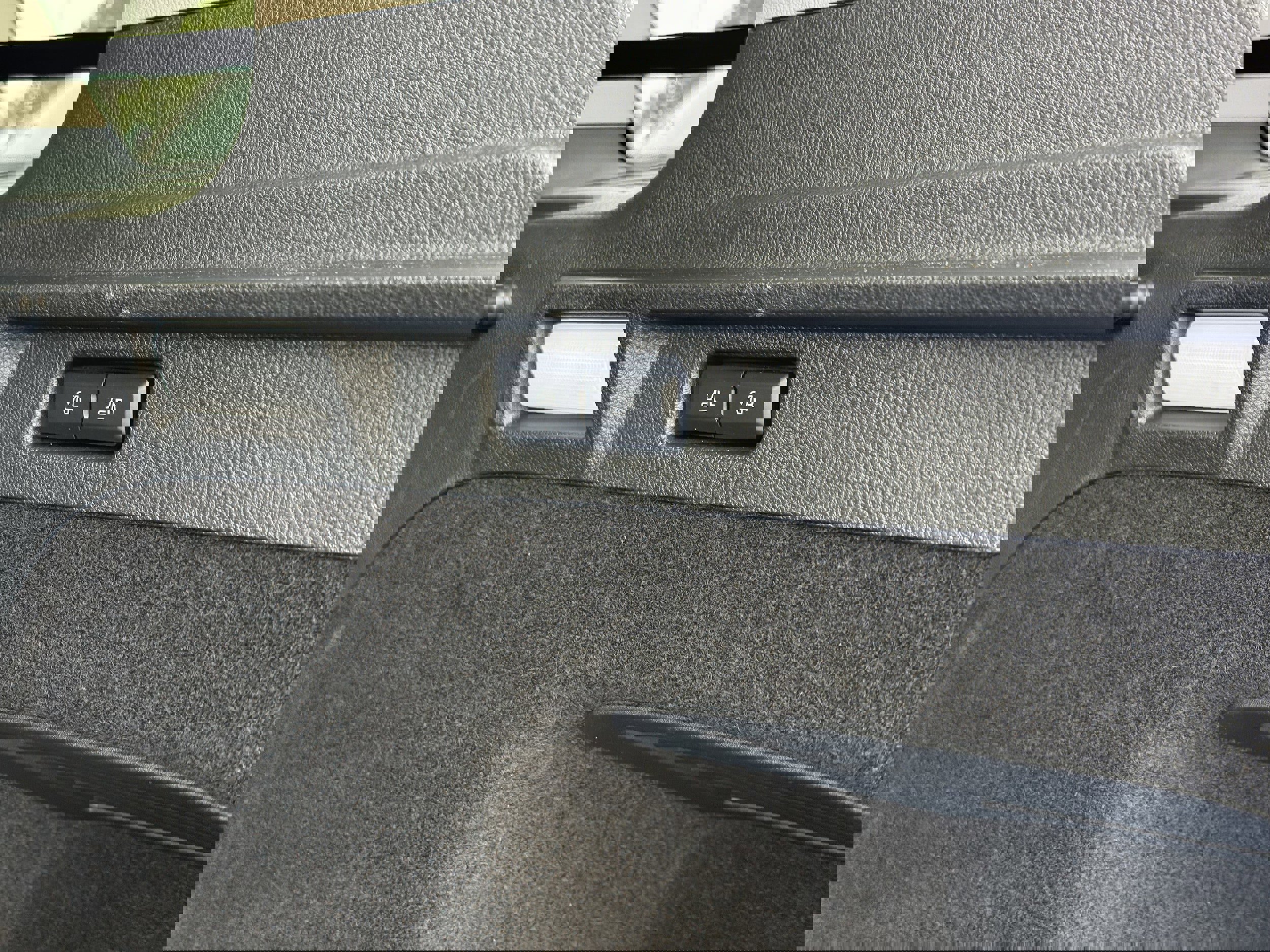 Used 2025 Lincoln Corsair FWD w/ Equipment Group 101A image 28