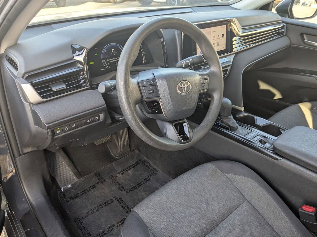 Used 2025 Toyota Camry LE image 13