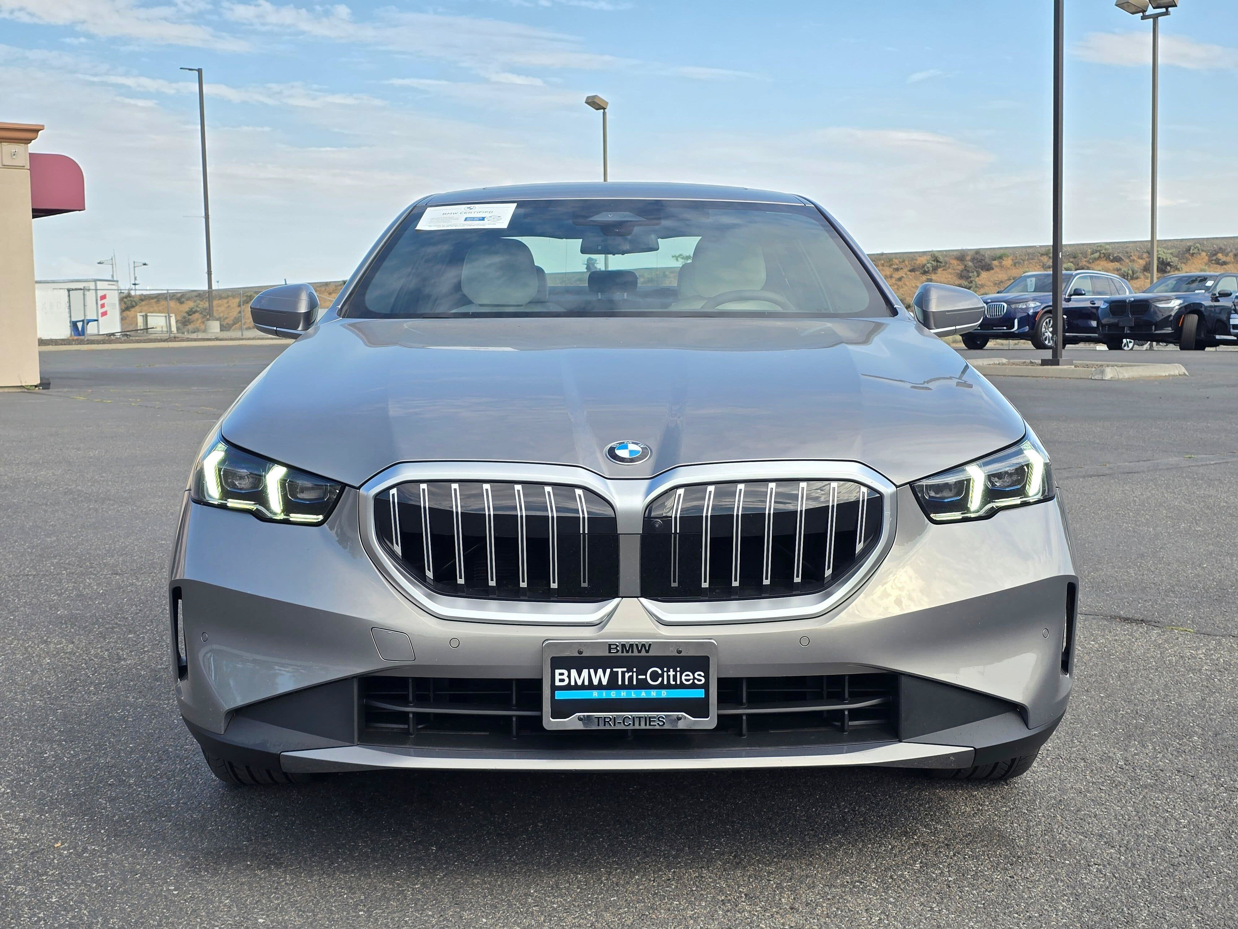 Certified 2026 BMW 530i xDrive w/ Premium Package AWD/4WD image 6