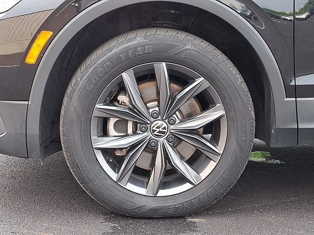 Used 2022 Volkswagen Tiguan SE AWD/4WD image 8