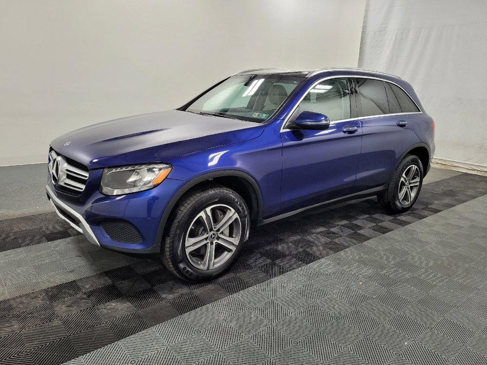 Used 2018 Mercedes-Benz GLC 300 4MATIC w/ Multimedia Package image 2
