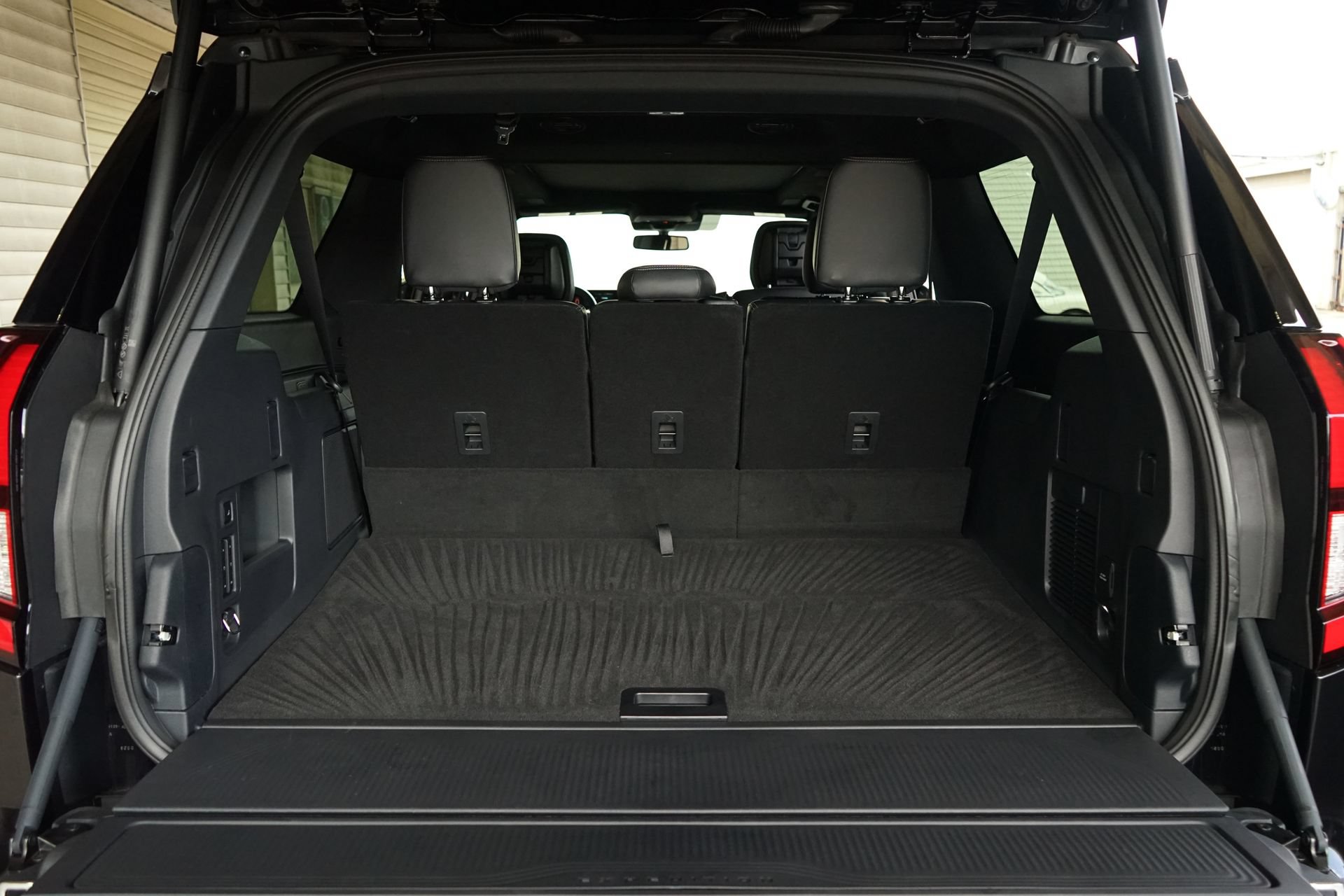 Used 2026 Ford Expedition Max Platinum w/ Stealth Performance Package AWD/4WD image 33