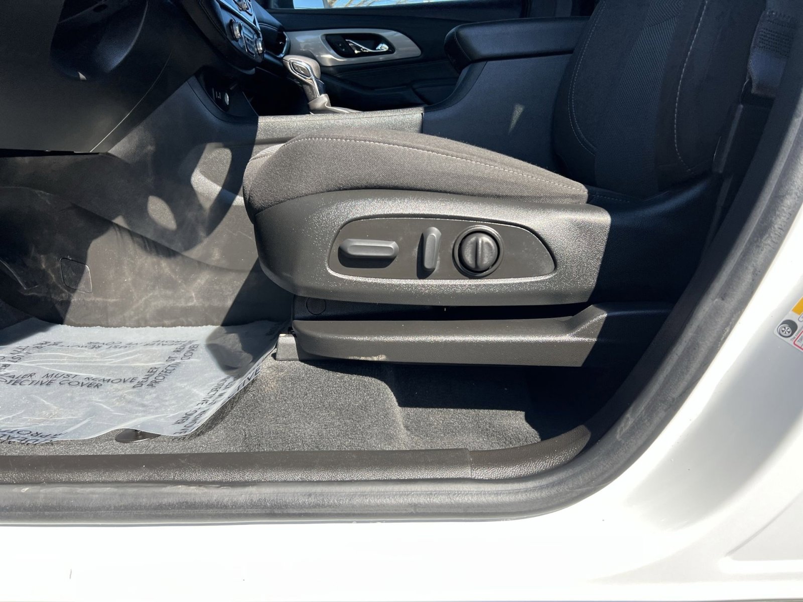 Used 2023 Chevrolet Traverse LT image 14