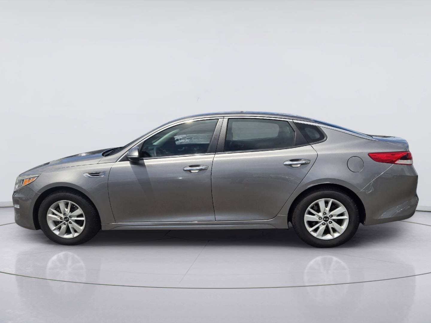 Used 2018 Kia Optima LX FWD image 5