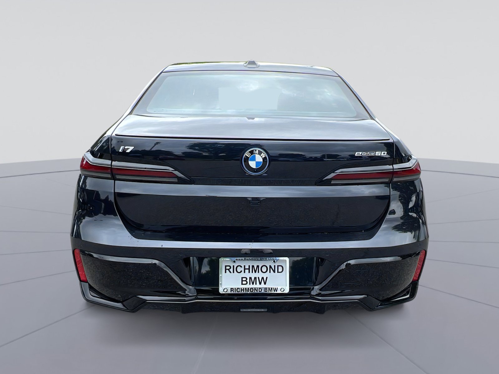 New 2025 BMW i7 eDrive50 w/ Executive Package RWD image 4