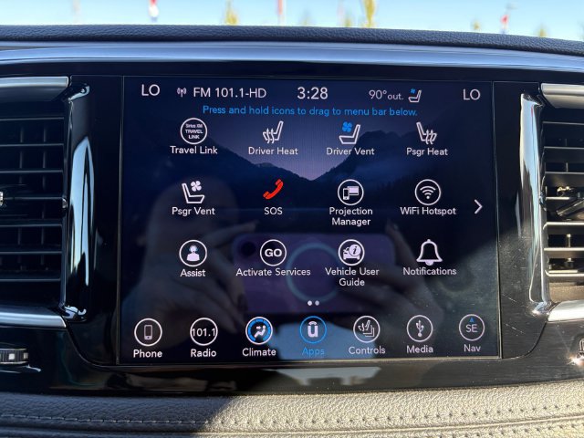 Used 2018 Chrysler Pacifica Limited w/ Tire & Wheel Group FWD image 27