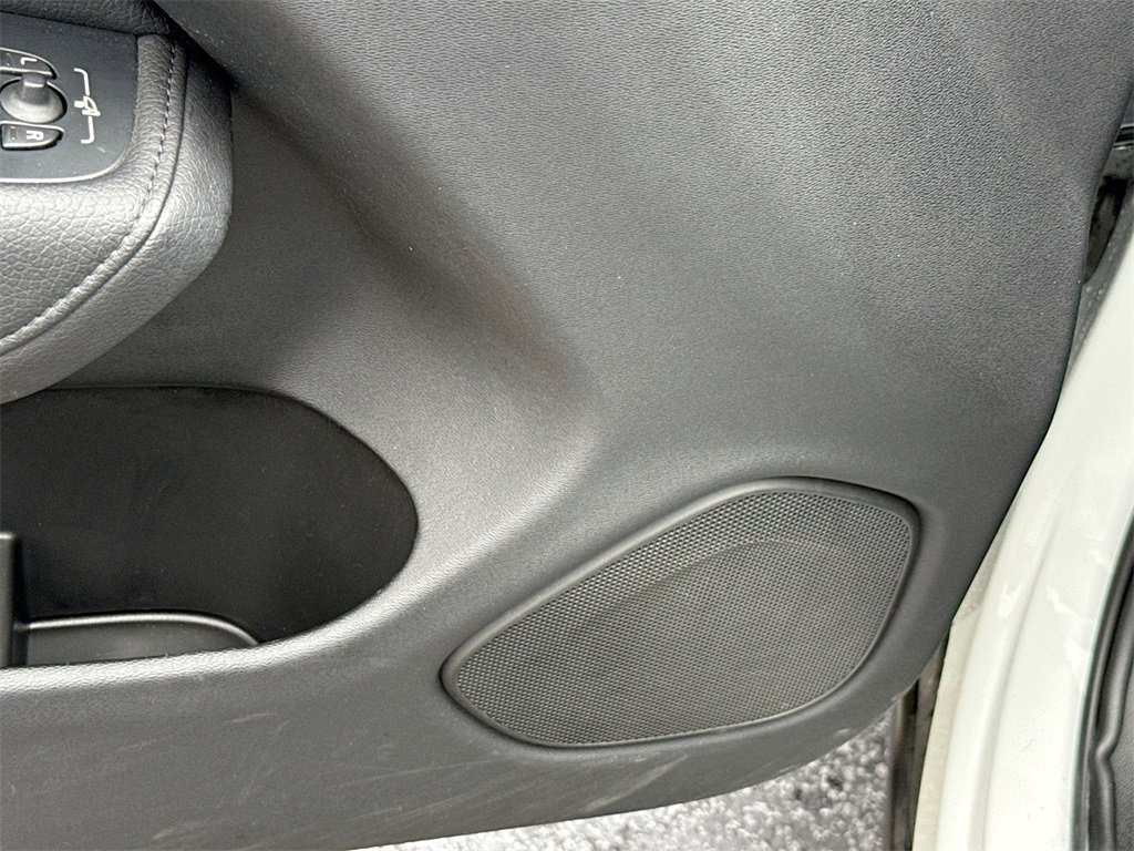 Used 2022 Volvo XC60 B5 Momentum image 20