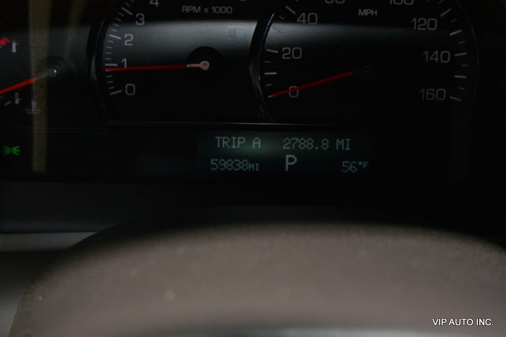 Used 2008 Cadillac SRX w/ Utility Package RWD image 32