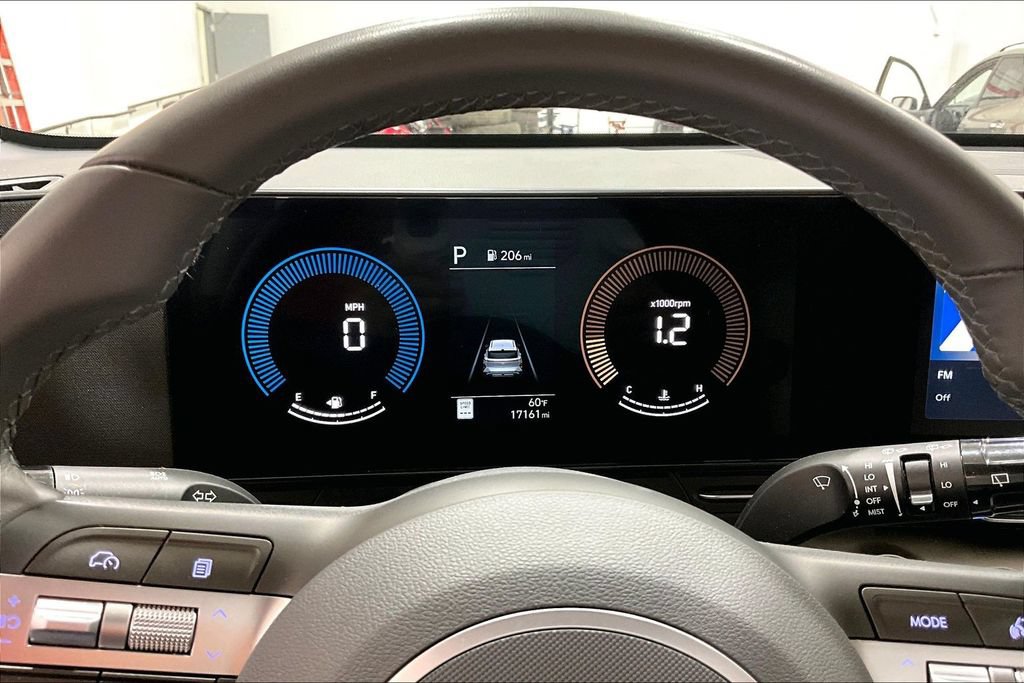 Used 2025 Hyundai Kona SEL AWD/4WD image 17