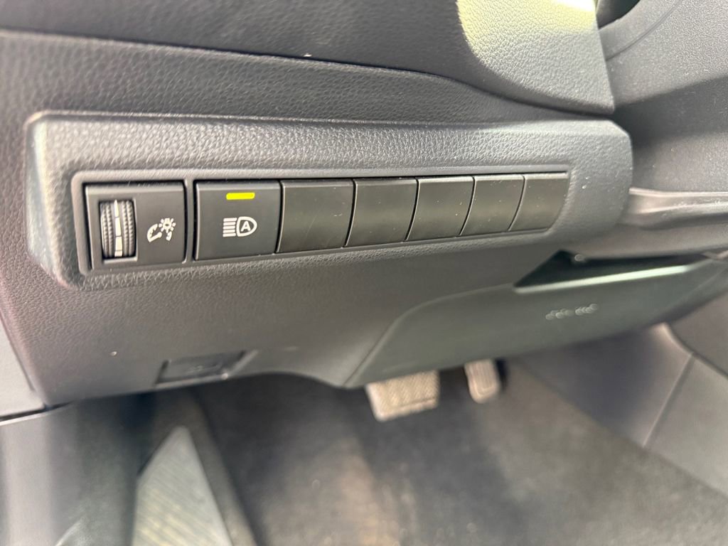 Certified 2024 Toyota Corolla LE image 25