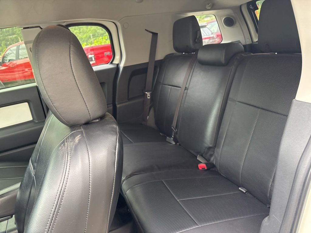 Used 2014 Toyota FJ Cruiser 4WD w/ Upgrade Package image 10