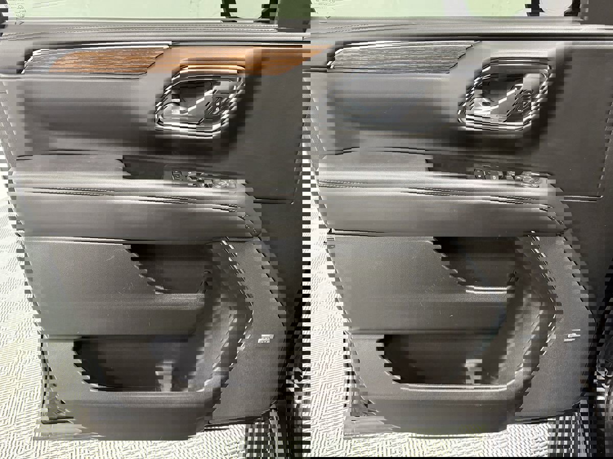 Used 2024 Chevrolet Tahoe High Country image 14