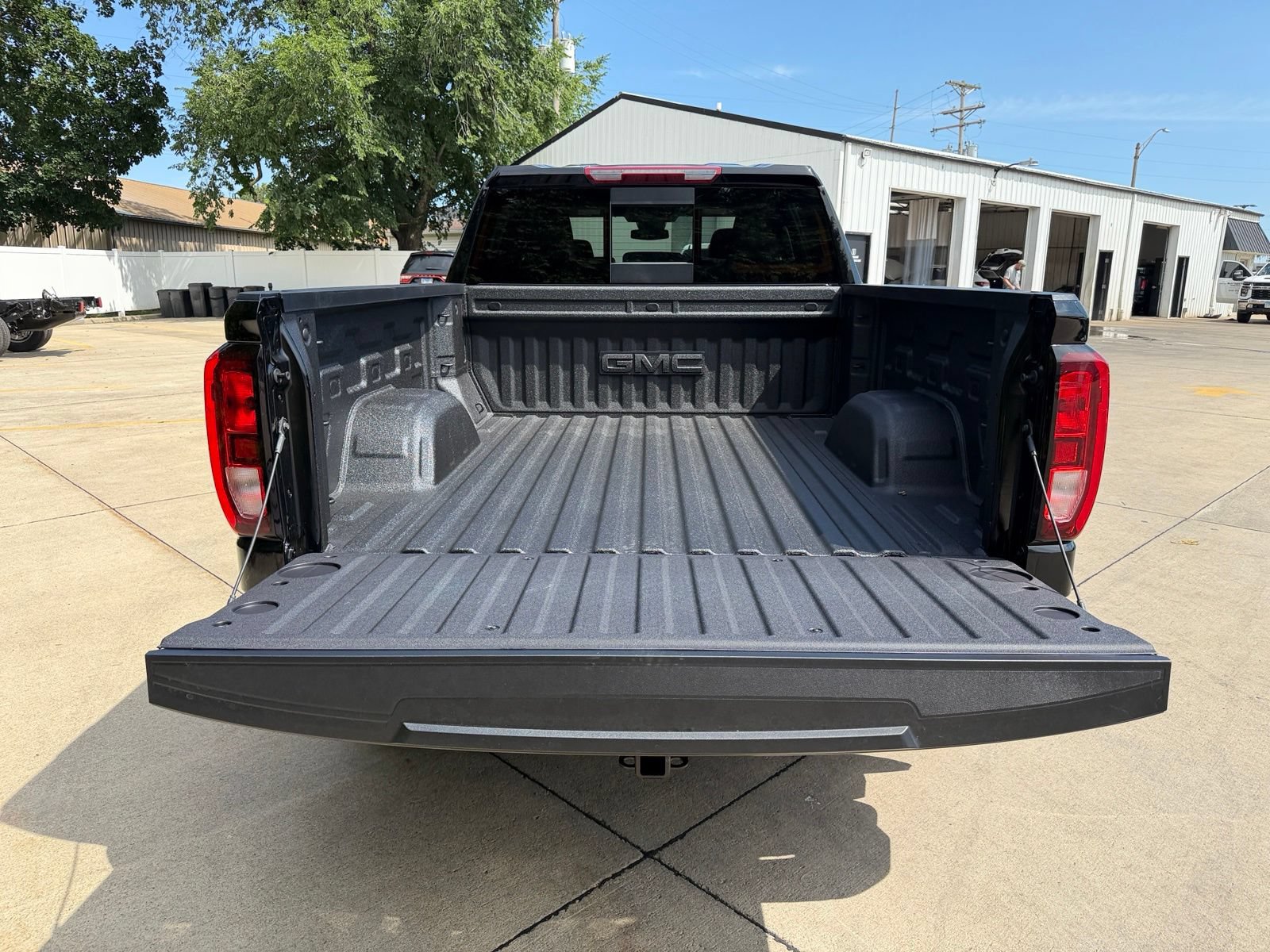 New 2026 GMC Sierra 1500 Elevation w/ Preferred Package AWD/4WD image 34