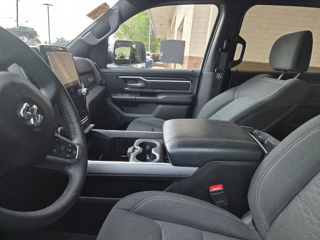 Used 2025 RAM 1500 Big Horn AWD/4WD image 4
