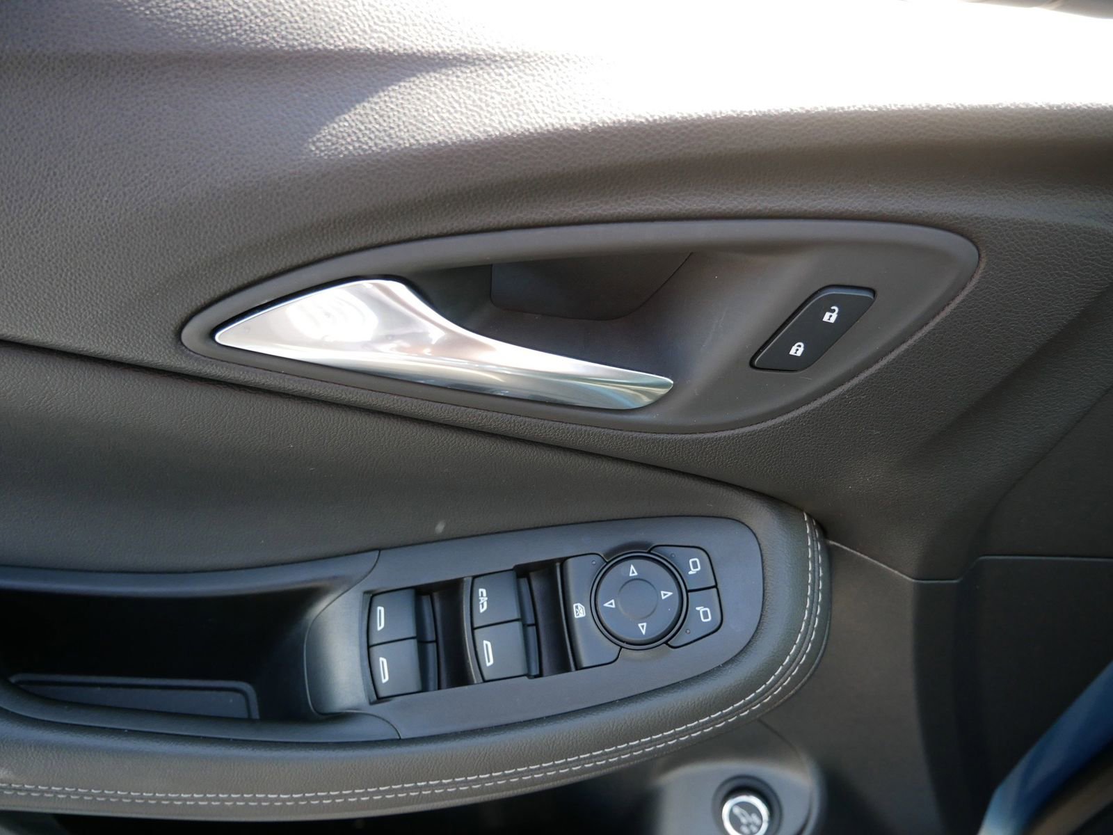 Used 2024 Buick Encore GX Preferred w/ Comfort Package image 16