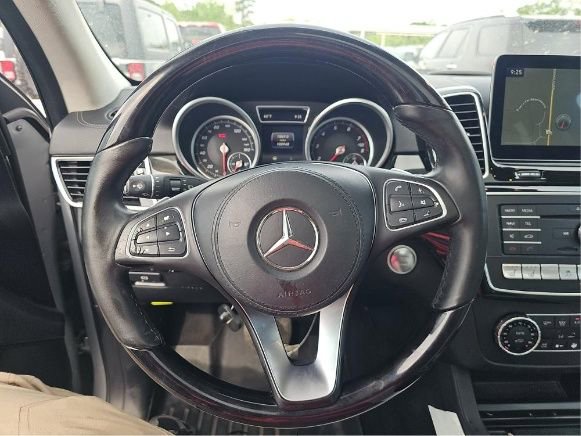 Used 2017 Mercedes-Benz GLS 550 4MATIC image 6