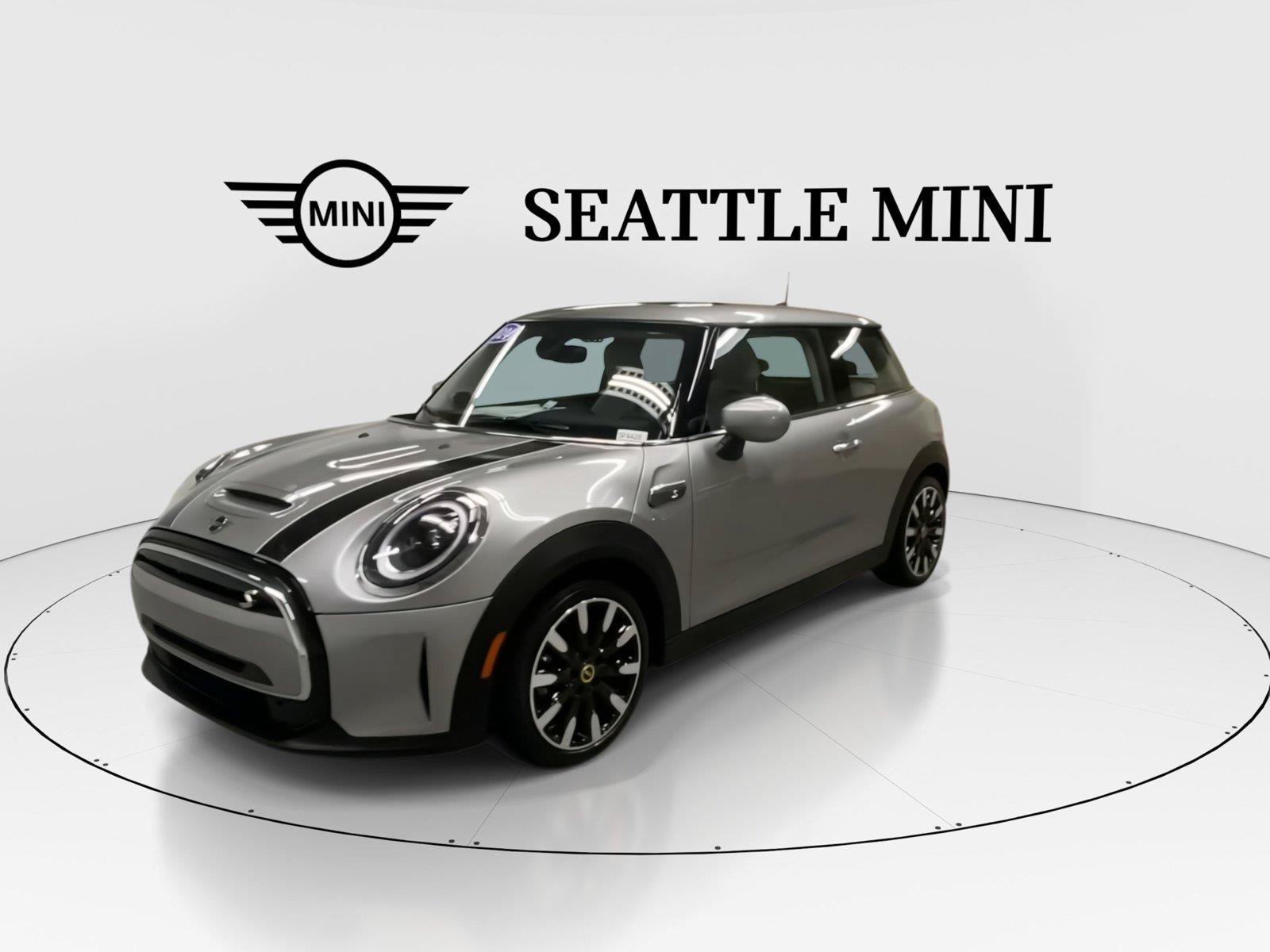Used 2024 MINI Cooper SE w/ Signature Upholstery Package FWD image 5