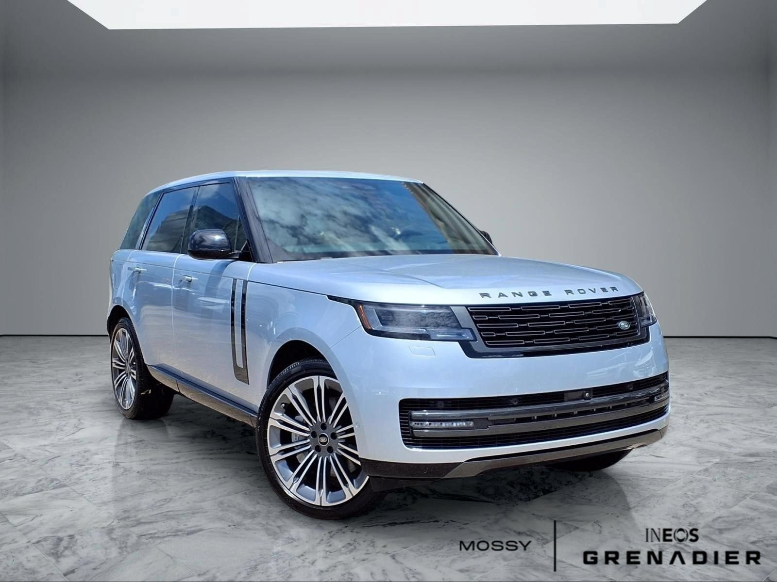 Used 2025 Land Rover Range Rover SE