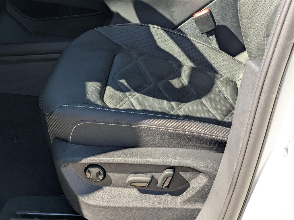 Used 2025 Volkswagen Atlas Cross Sport SE image 23