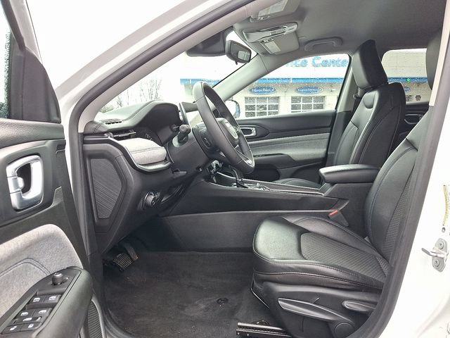 Used 2022 Jeep Compass Latitude AWD/4WD image 17