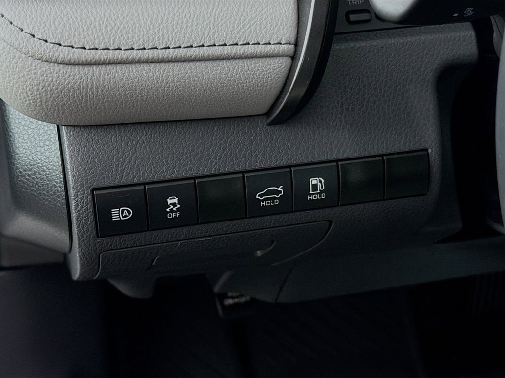 Used 2023 Toyota Camry SE w/ Convenience Package image 10