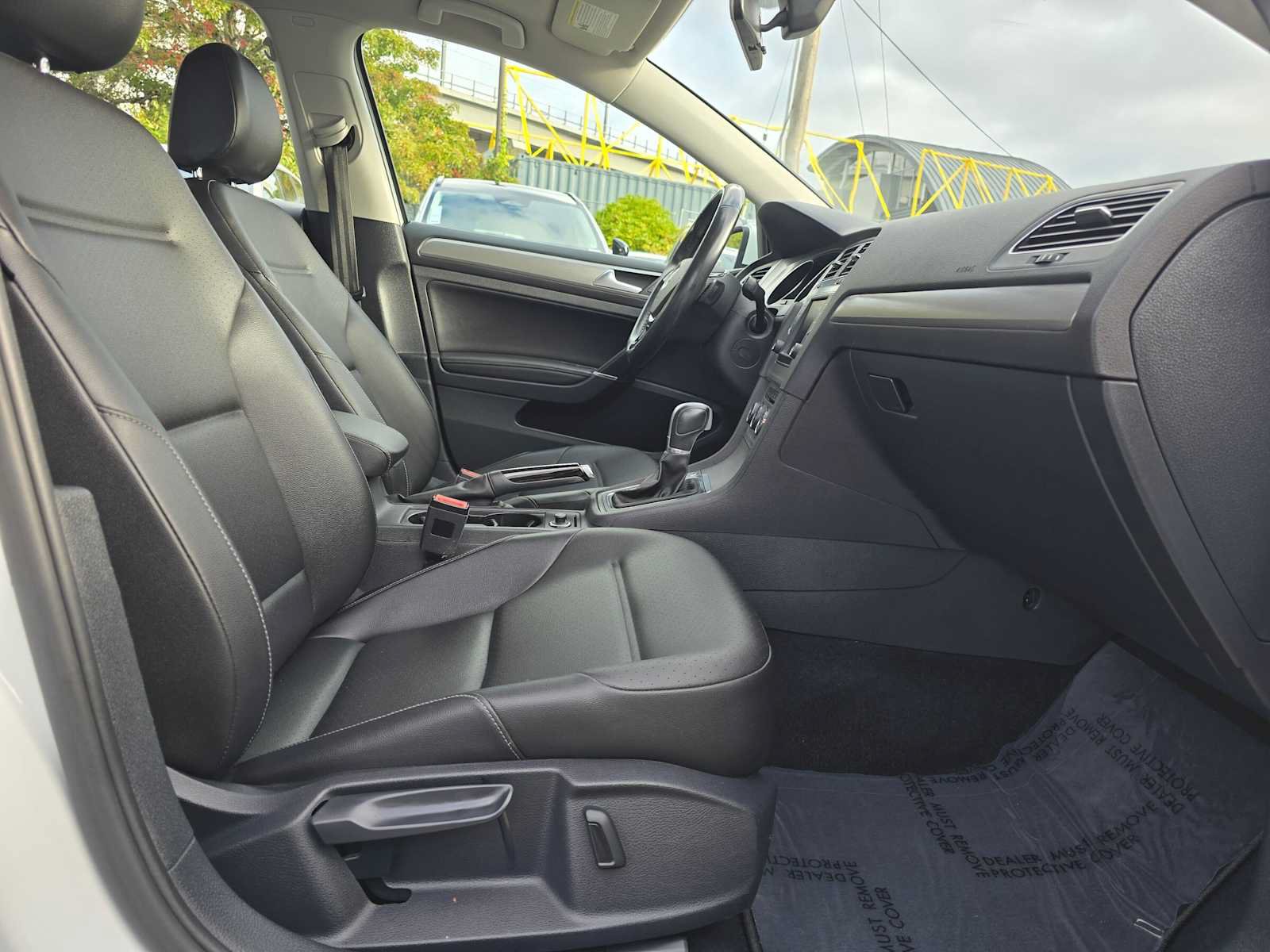 Used 2017 Volkswagen Golf Wolfsburg Edition FWD image 10
